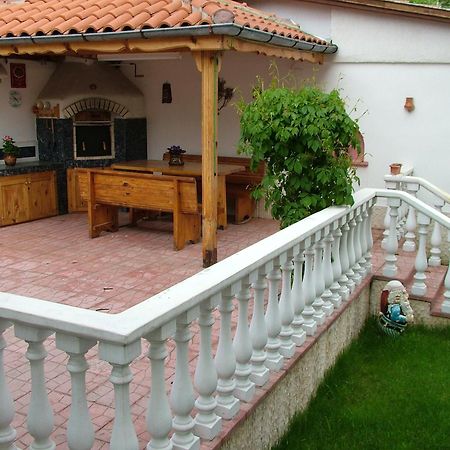 בנקיה Family Hotel Emaly 1 מראה חיצוני תמונה