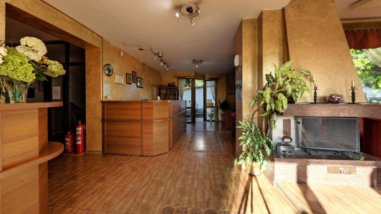 בנקיה Family Hotel Emaly 1 מראה חיצוני תמונה