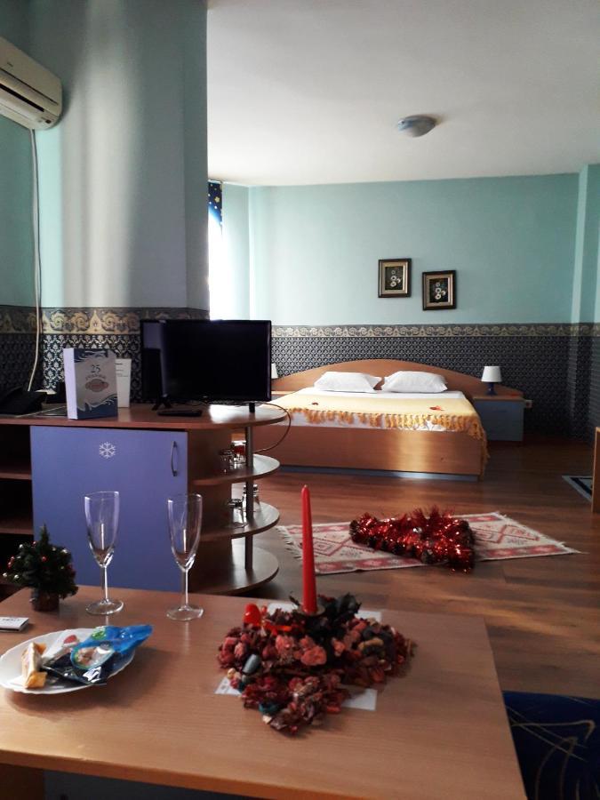 בנקיה Family Hotel Emaly 1 מראה חיצוני תמונה