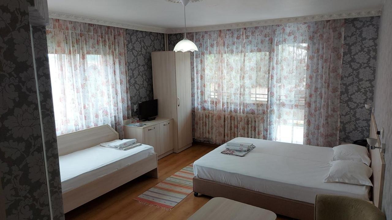 בנקיה Family Hotel Emaly 1 מראה חיצוני תמונה