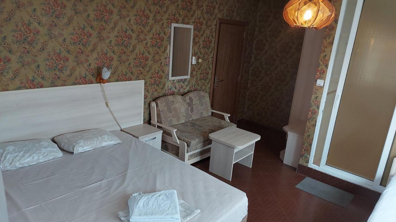 בנקיה Family Hotel Emaly 1 מראה חיצוני תמונה
