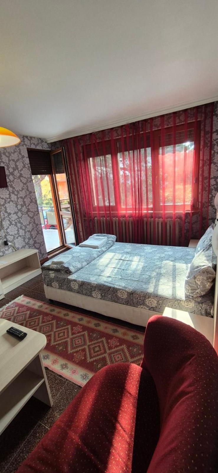 בנקיה Family Hotel Emaly 1 מראה חיצוני תמונה
