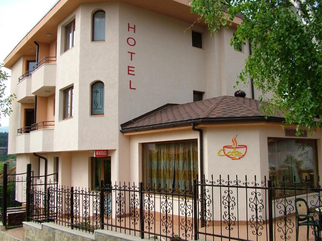 בנקיה Family Hotel Emaly 1 מראה חיצוני תמונה